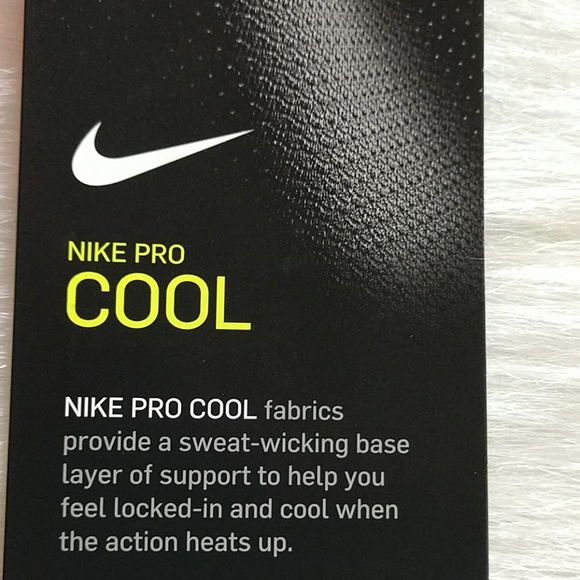 Size L🌺 GIRLS NIKE PRO CAPRIS.nwt - Picture 5 of 7